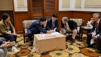 點選照片右側觀看下一張