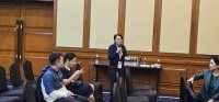 點選照片右側觀看下一張