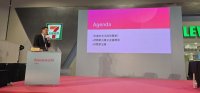 點選照片右側觀看下一張