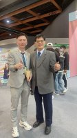 點選照片右側觀看下一張