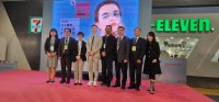 點選照片右側觀看下一張