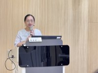點選照片右側觀看下一張