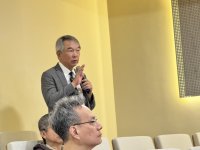 點選照片右側觀看下一張