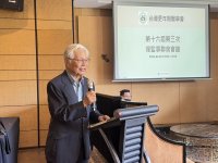 點選照片右側觀看下一張