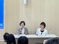 點選照片右側觀看下一張