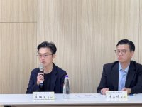 點選照片右側觀看下一張