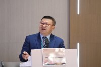 點選照片右側觀看下一張