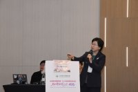 點選照片右側觀看下一張